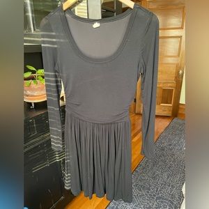 Old navy small petite black rouched long sleeved dress